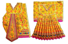 Load image into Gallery viewer, Radha Krishan _Poshak_ for Idol Height 18" Inch's /1.5 feet - Size No. 3