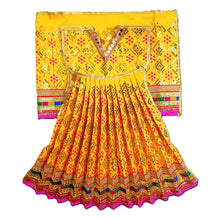 Load image into Gallery viewer, Radha Krishan _Poshak_ for Idol Height- 24" Inch's/2 ft feet - Size No. 4