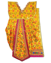 Load image into Gallery viewer, Radha Krishan _Poshak_ for Idol  Height- 30" Inch/2.5 ft feet - Size No. 5