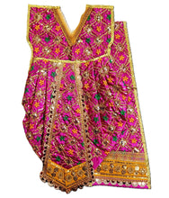 Load image into Gallery viewer, Radha Krishan _Poshak_ for Idol Height- 24" Inch's/2 ft feet - Size No. 4