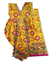 Load image into Gallery viewer, Radha Krishan _Poshak_ for Idol Height 18" Inch's /1.5 feet - Size No. 3