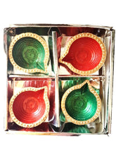 Load image into Gallery viewer, Decorative Empty Clay Diyas set of 4 pcs- (Green and Red)